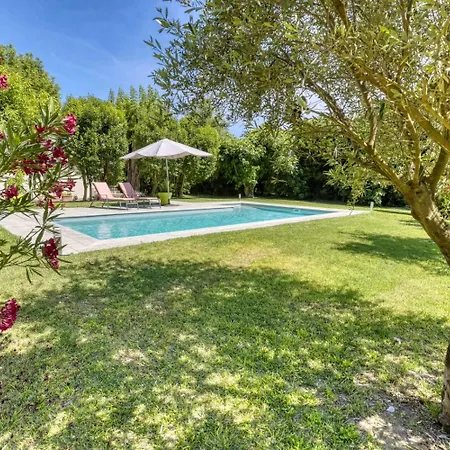 La Aux Cypres Bleu Villa
